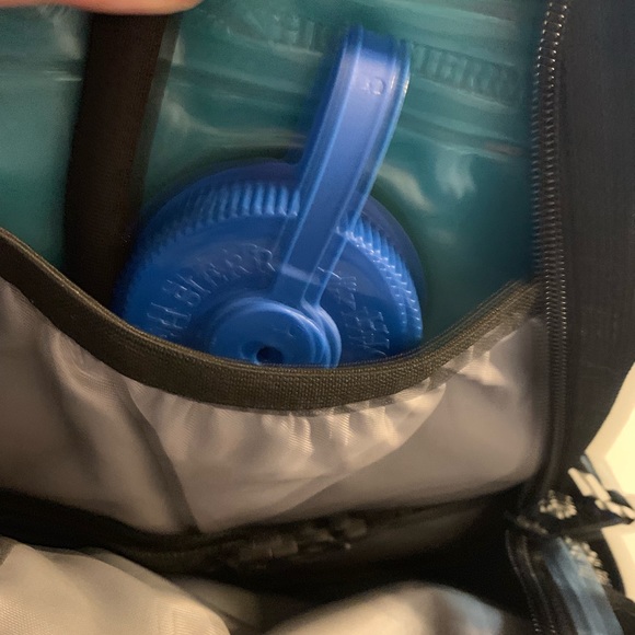 Hydration backpack - Picture 5 of 7